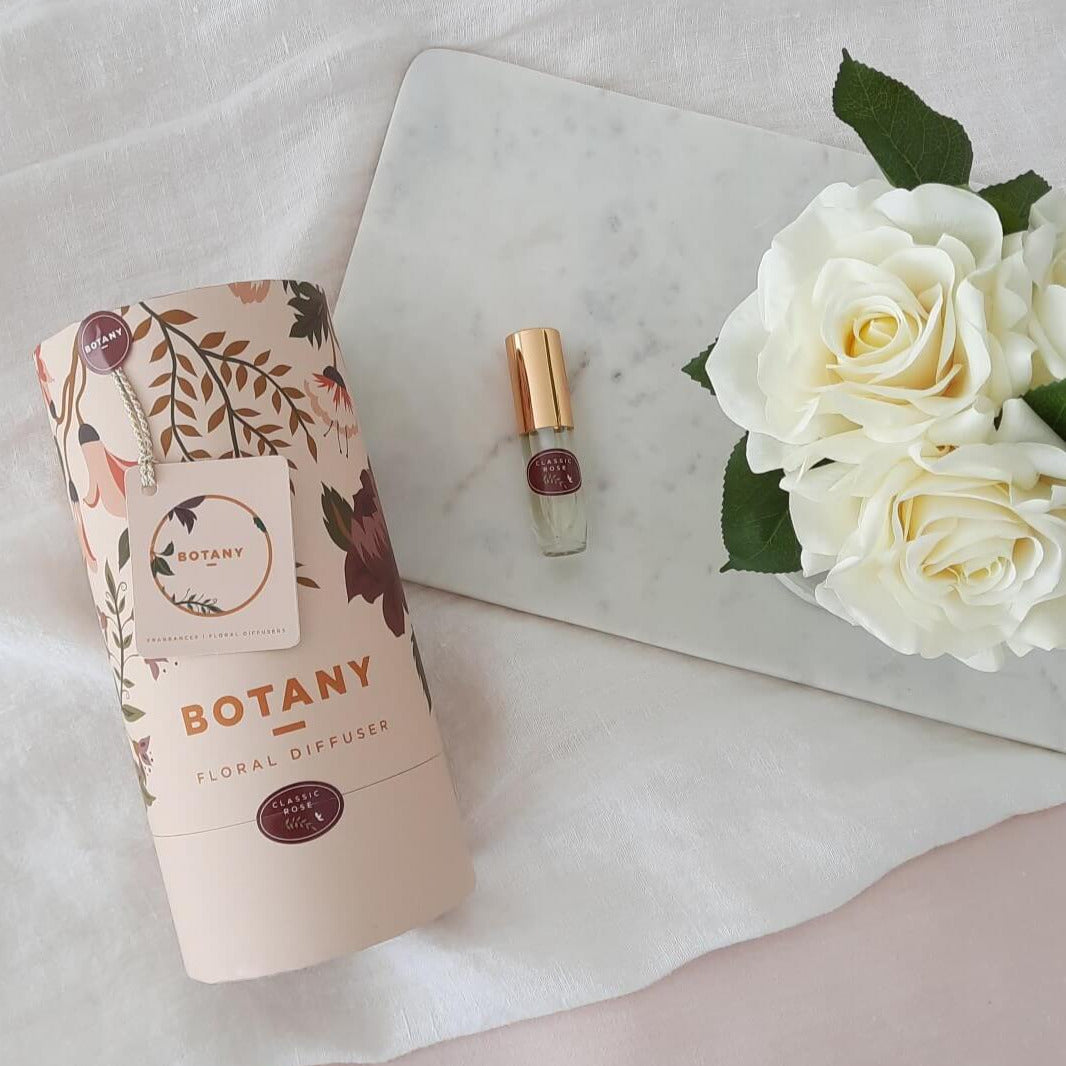Artificial rose flower bundle with flower fragrance spray