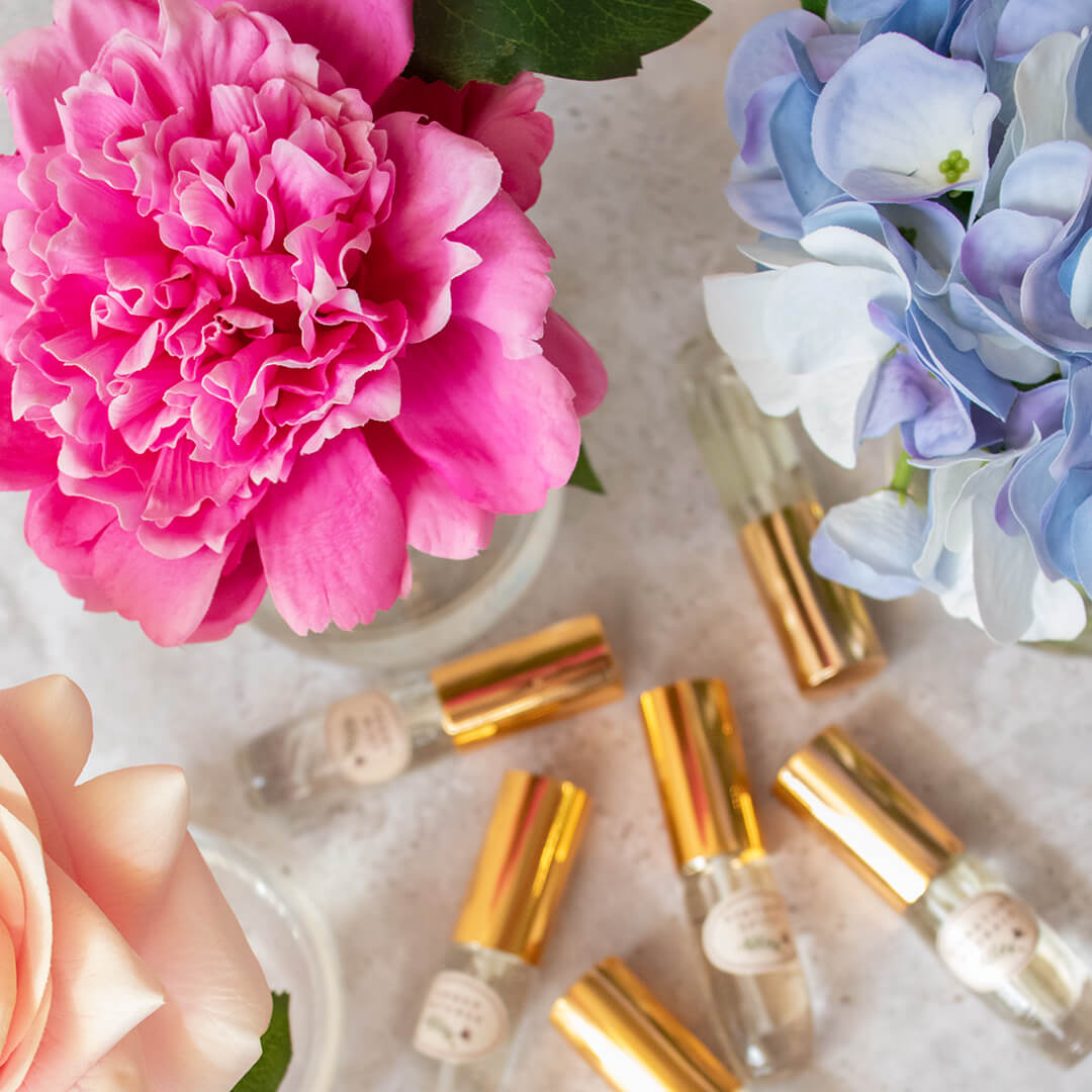 Artificial flowers with fragrance perfume