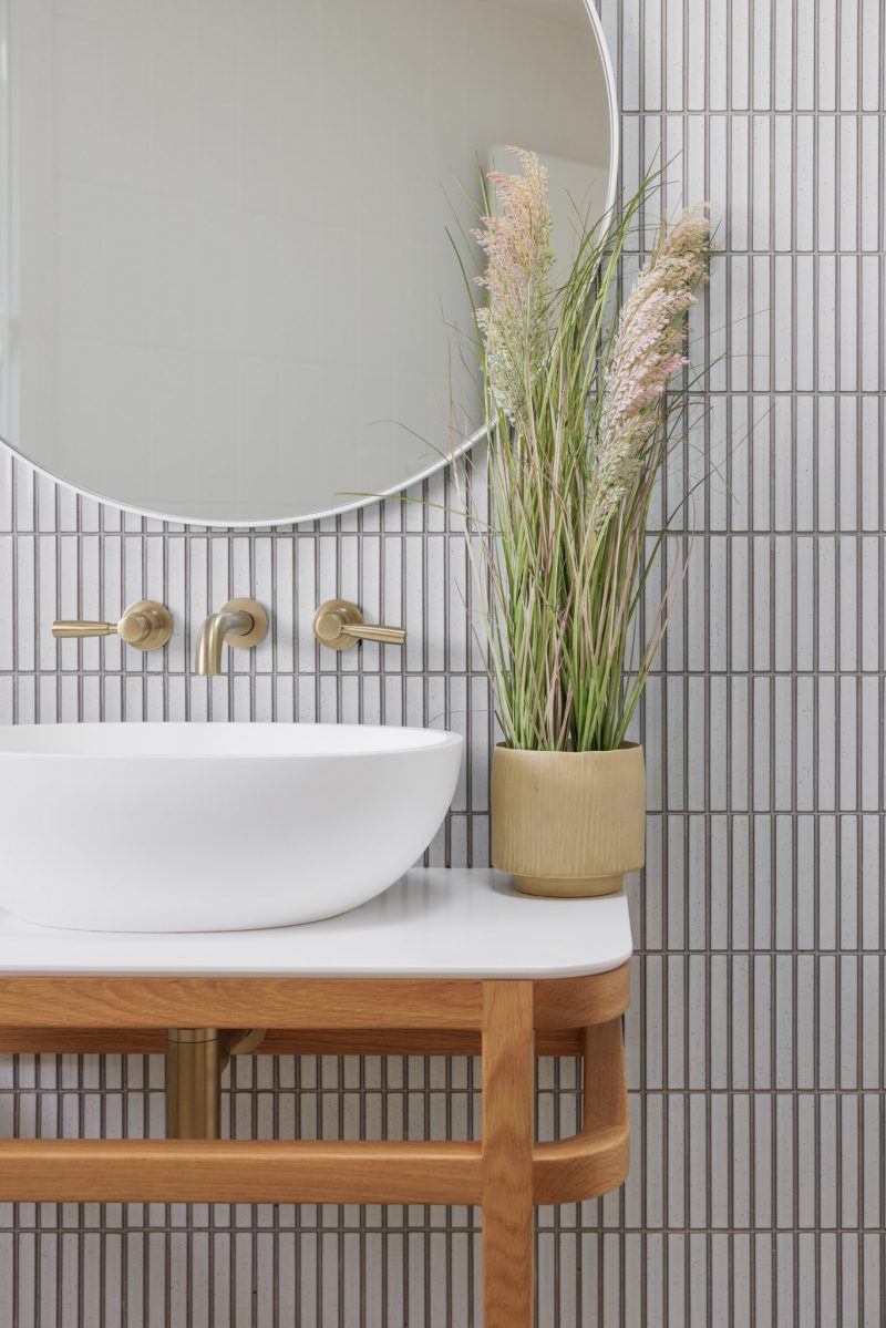 Artificial Pampas Grass Plant in Ceramic Pot