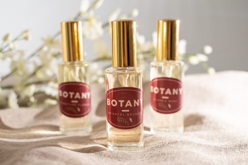 Floral fragrance spray set for artificial flowers
