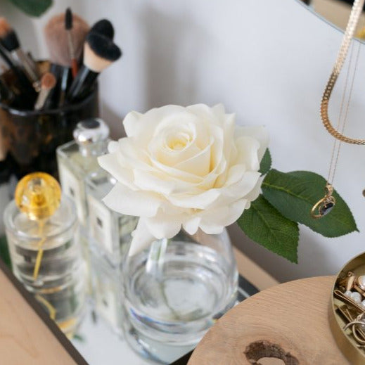 Artificial rose flowers
