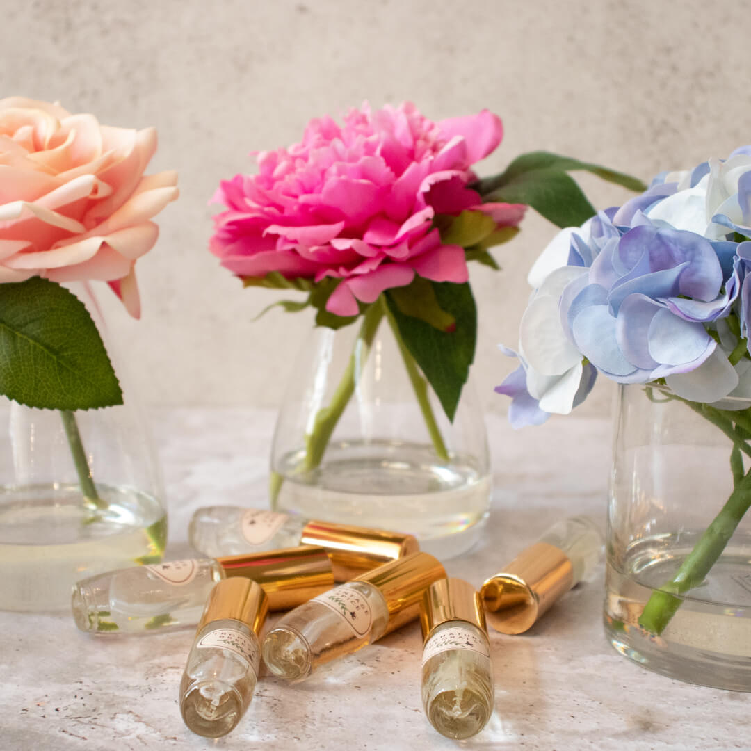Floral fragrances used to perfume homes and silk flowers
