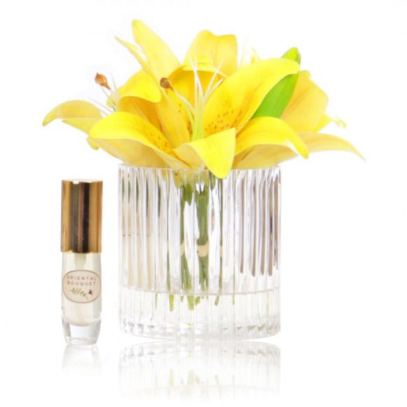 Fake lily flowers with fragrance spray